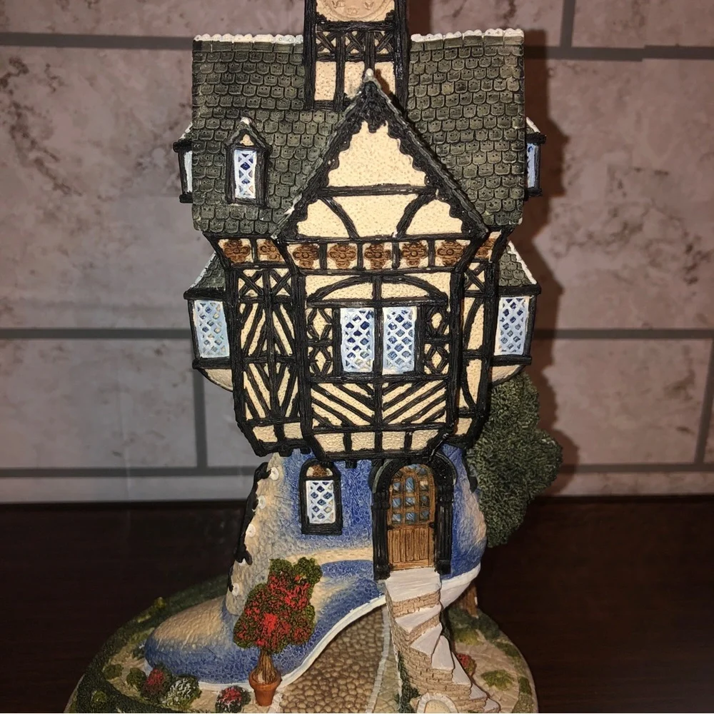 The shoemaker’s dream clocktower boot figurine‎ John Herbert 1990 John Hine